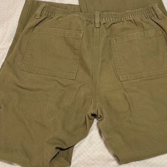 Stylish Aeropostale Utility Cargos in Army Green - Picture 2 of 8